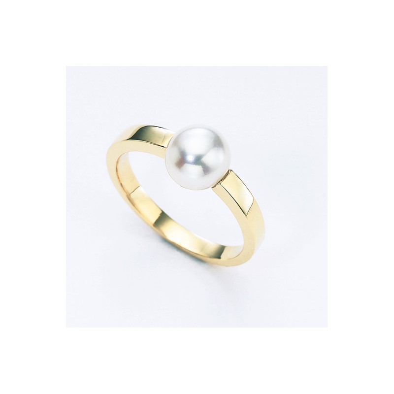 18 Kt. yellow gold ring and 7.5 8 mm diameter cultured pearl