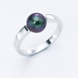 18 Kt. white gold ring and...